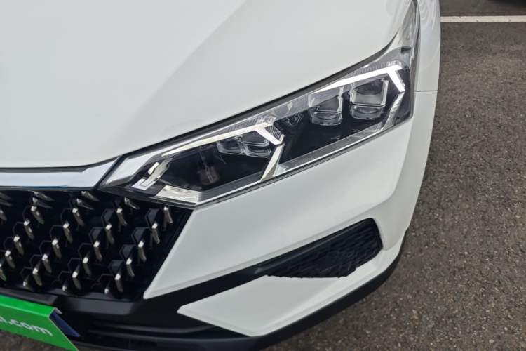 Used Bestune T77 2019 230 TID Automatic Luxury Version China VI Emission Standard Left Front Headlight