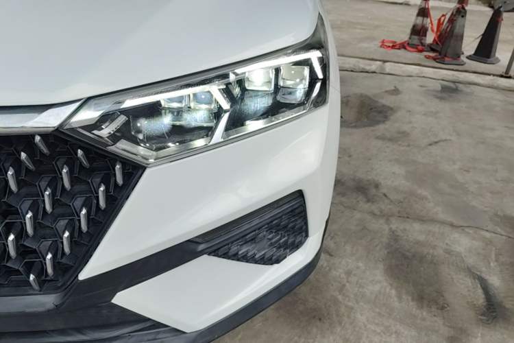 Used Bestune T77 2019 230 TID Automatic Luxury Version National V Left Front Headlight