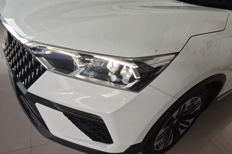 Used Bestune T77 2019 230 TID Automatic Luxury Version China VI Emission Standard Left Front Headlight