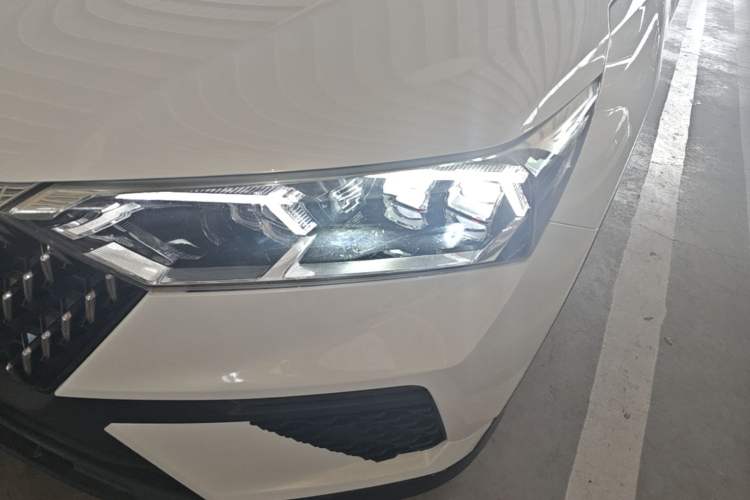 Used Bestune T77 2019 230 TID Automatic Luxury Version China VI Emission Standard Left Front Headlight