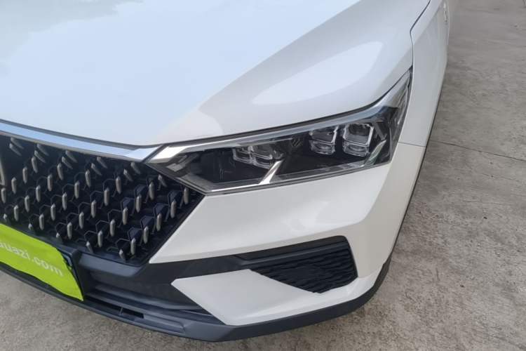 Used Bestune T77 2019 230 TID Automatic Luxury Version China VI Emission Standard Left Front Headlight