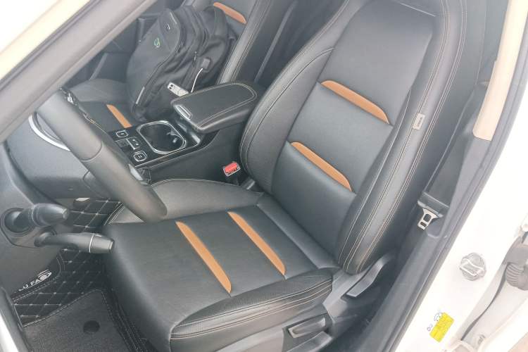 Used Bestune T77 2019 230 TID Automatic Luxury Version China VI Emission Standard Left Front Seat