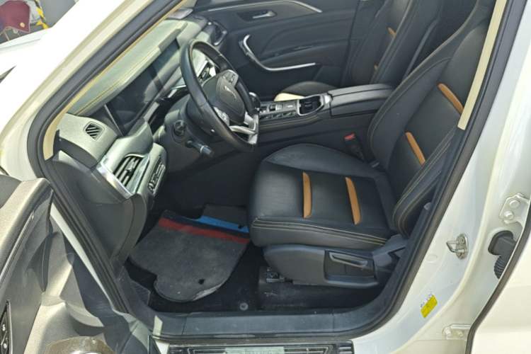 Used Bestune T77 2019 230 TID Automatic Prestige Version China V Emission Standard Left Front Seat