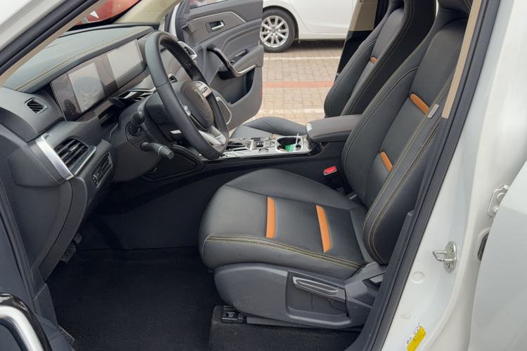 Used Bestune T77 2019 230 TID Automatic Luxury Version China VI Emission Standard Left Front Seat