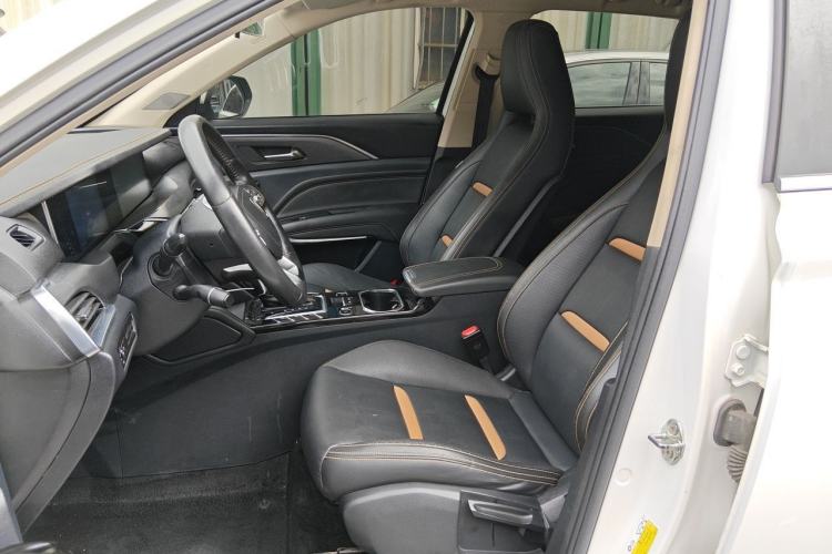 Used Bestune T77 2019 230 TID Automatic Luxury Version China VI Emission Standard Left Front Seat