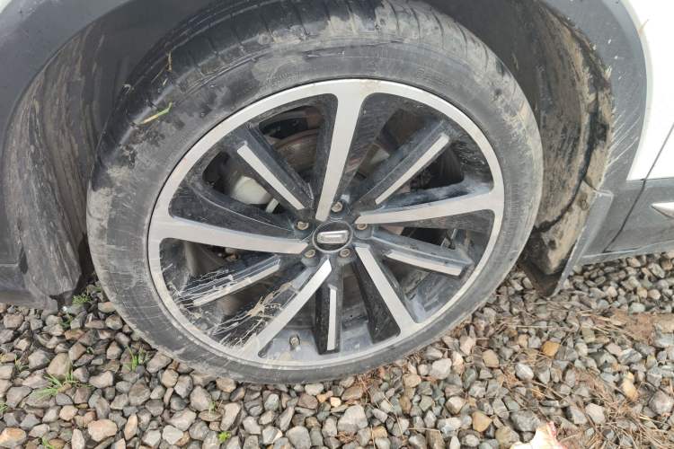 Used Bestune T77 2019 230 TID Automatic Luxury Version National V Left Front Wheel Hub