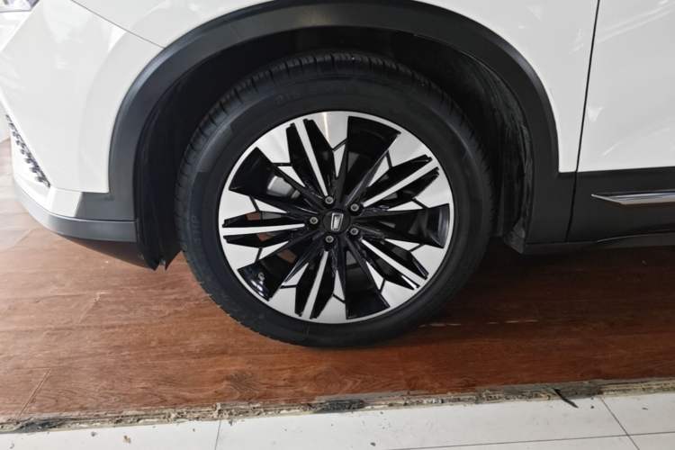 Used Bestune T77 2019 230 TID Automatic Luxury Version China VI Emission Standard Left Front Wheel Hub