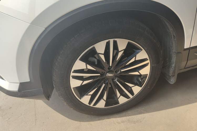 Used Bestune T77 2019 Facelift 230 TID Automatic Luxury Version China V Emission Standard Left Front Wheel Hub