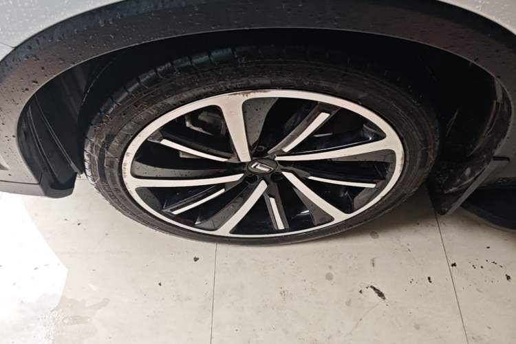 Used Bestune T77 2019 230 TID Automatic Luxury Version National V Left Front Wheel Hub