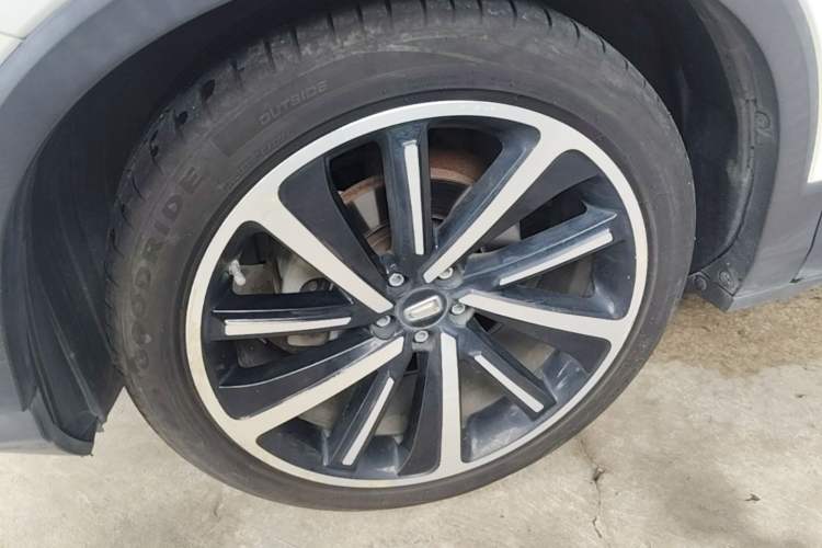 Used Bestune T77 2019 230 TID Automatic Luxury Version National V Left Front Wheel Hub
