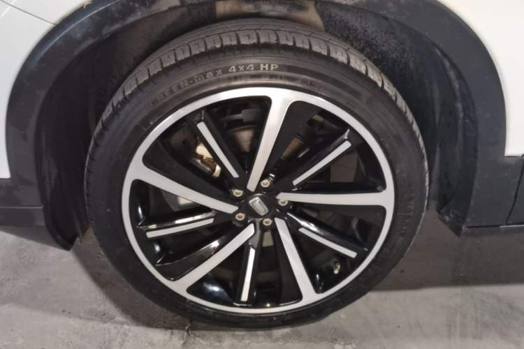 Used Bestune T77 2019 230 TID Automatic Luxury Version National V Left Front Wheel Hub