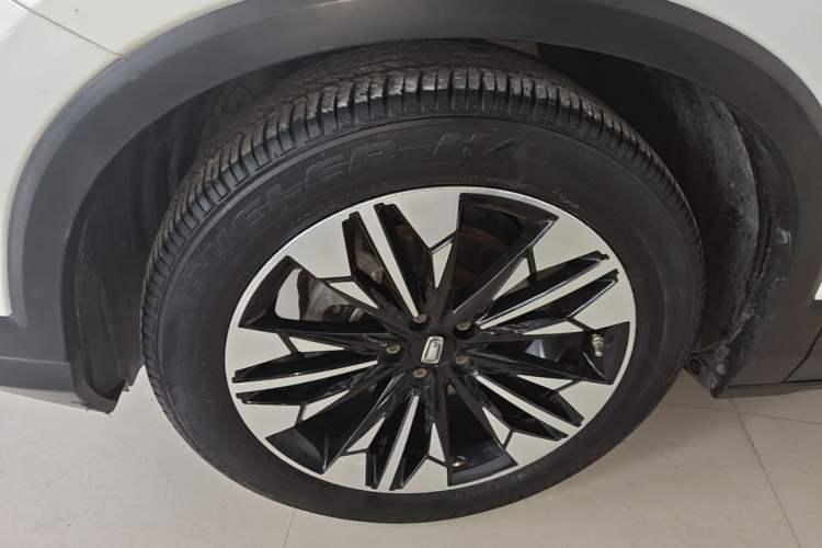 Used Bestune T77 2019 230 TID Automatic Luxury Version China VI Emission Standard Left Front Wheel Hub