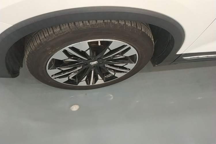 Used Bestune T77 2019 Facelift 230 TID Automatic Luxury Version China V Emission Standard Left Front Wheel Hub