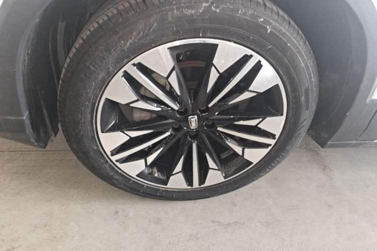 Used Bestune T77 2019 230 TID Automatic Luxury Version China VI Emission Standard Left Front Wheel Hub
