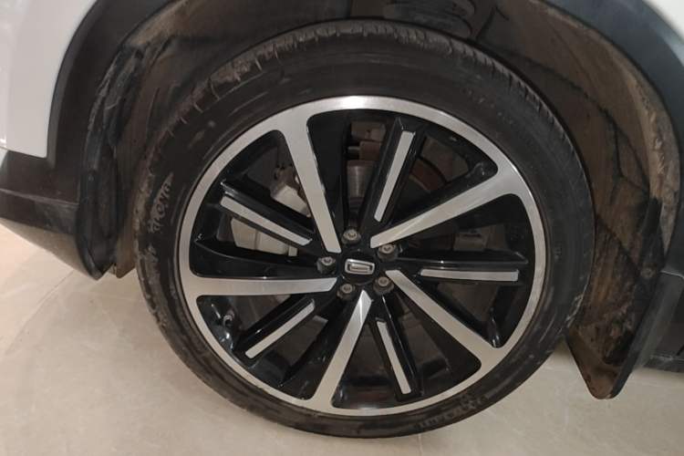 Used Bestune T77 2019 230 TID Automatic Luxury Version National V Left Front Wheel Hub