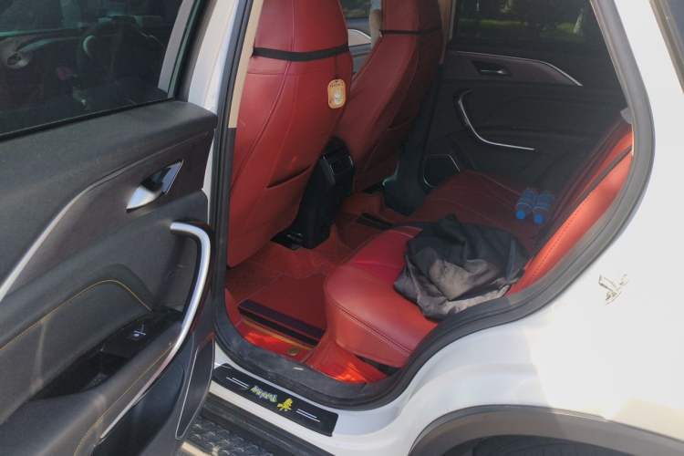 Used Bestune T77 2019 230 TID Automatic Prestige Version China V Emission Standard Left Rear Seat