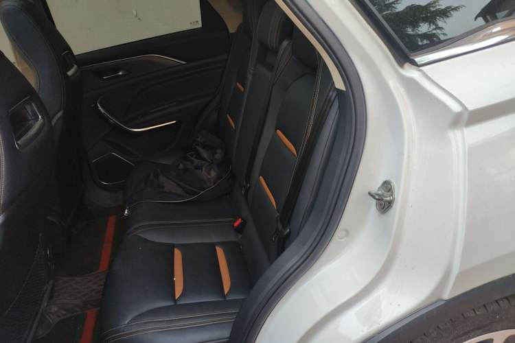 Used Bestune T77 2019 230 TID Automatic Prestige Version China VI Emission Standard Left Rear Seat