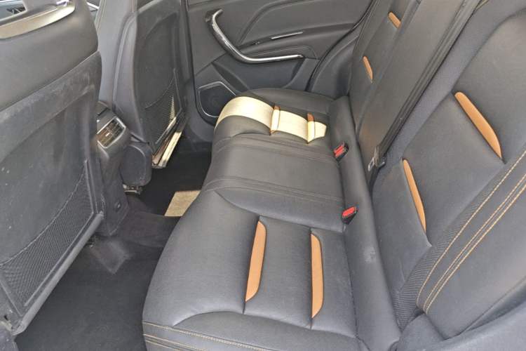 Used Bestune T77 2019 230 TID Automatic Prestige Version China V Emission Standard Left Rear Seat