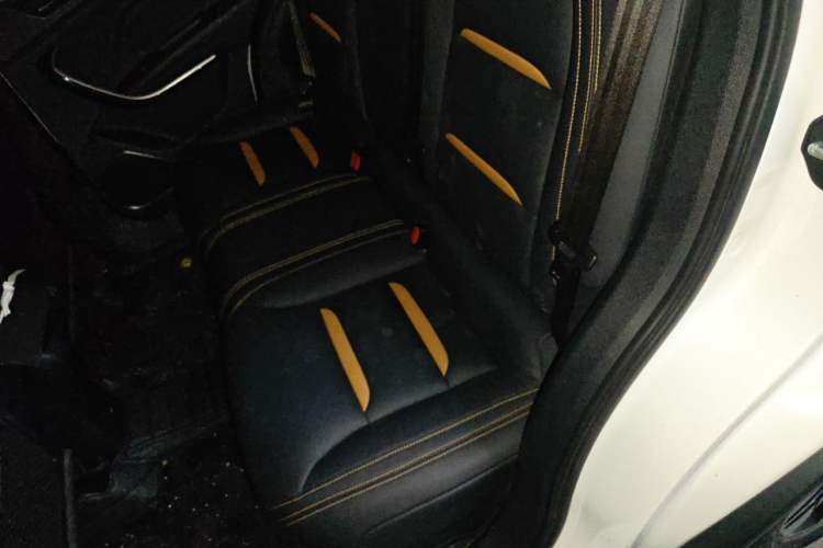 Used Bestune T77 2019 230 TID Automatic Luxury Version China VI Emission Standard Left Rear Seat