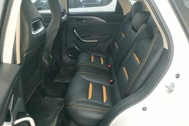 Used Bestune T77 2019 Facelift 230 TID Automatic Luxury Version China V Emission Standard Left Rear Seat