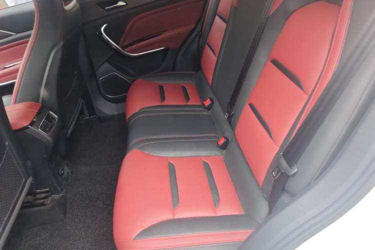 Used Bestune T77 2019 230 TID Automatic Prestige Version China V Emission Standard Left Rear Seat