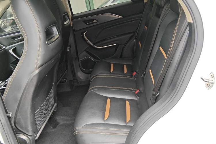 Used Bestune T77 2019 230 TID Automatic Luxury Version China VI Emission Standard Left Rear Seat