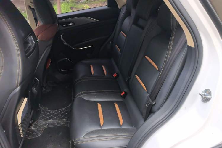 Used Bestune T77 2019 230 TID Automatic Luxury Version China VI Emission Standard Left Rear Seat