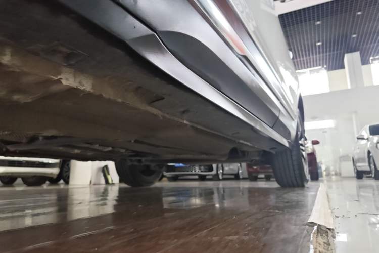 Used Bestune T77 2019 230 TID Automatic Luxury Version China VI Emission Standard Left Side Sill