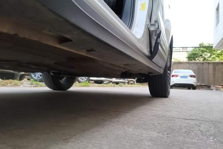 Used Bestune T77 2019 230 TID Automatic Luxury Version China VI Emission Standard Left Side Sill