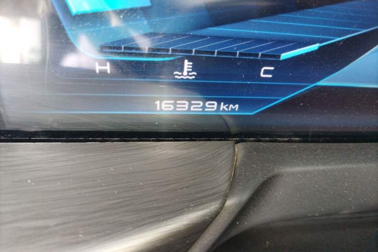 Used Bestune T77 2019 230 TID Automatic Prestige Version China V Odometer Close Up