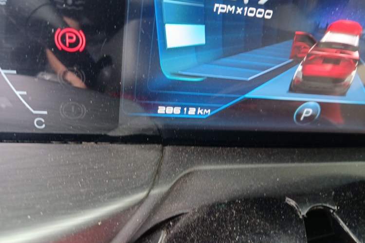 Used Bestune T77 2019 Facelift 230 TID Automatic Luxury Version China V Emission Standard Odometer Close Up