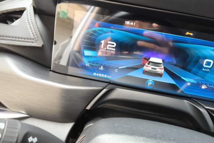 Used Bestune T77 2019 230 TID Automatic Prestige Version China V Emission Standard Odometer Close Up