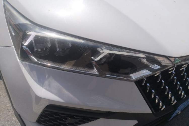 Used Bestune T77 2019 230 TID Automatic Prestige Version China V Emission Standard Right Front Headlight