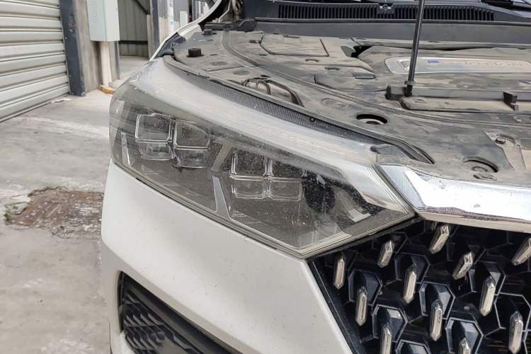 Used Bestune T77 2019 230 TID Automatic Luxury Version China VI Emission Standard Right Front Headlight