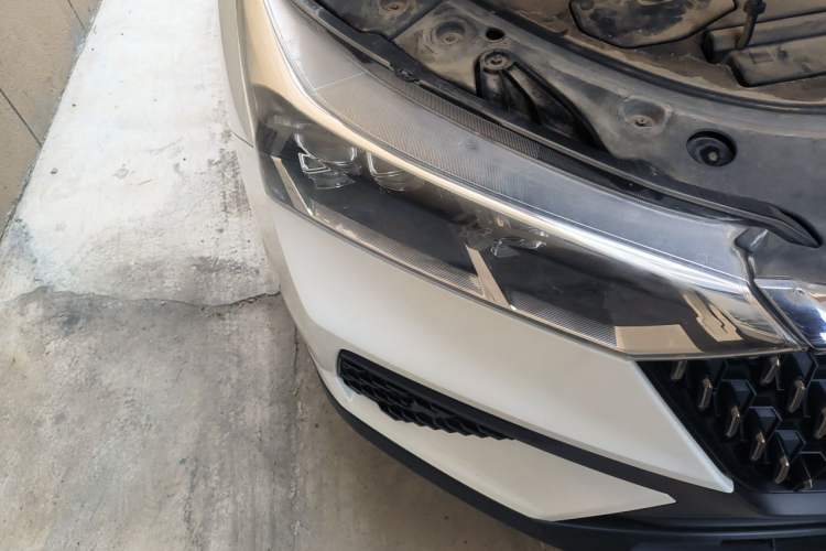 Used Bestune T77 2019 230 TID Automatic Prestige Version China V Emission Standard Right Front Headlight