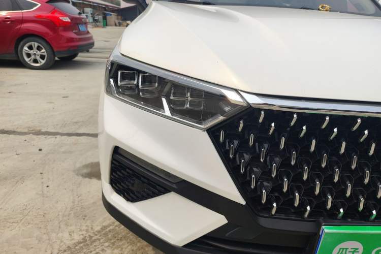 Used Bestune T77 2019 230 TID Automatic Prestige Version Rice Noodle Edition China V Right Front Headlight