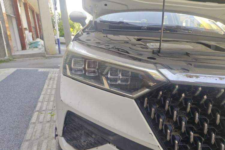 Used Bestune T77 2019 230 TID Automatic Luxury Version China VI Emission Standard Right Front Headlight