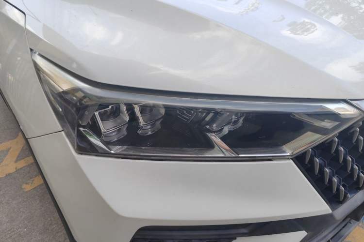 Used Bestune T77 2019 230 TID Automatic Prestige Version China V Emission Standard Right Front Headlight