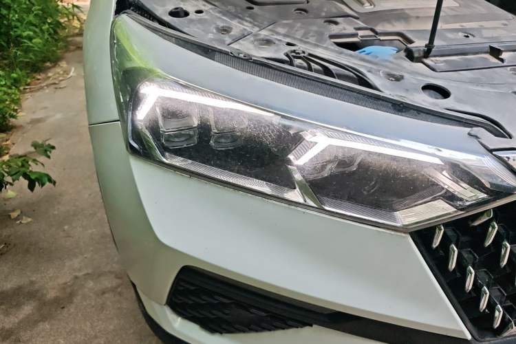 Used Bestune T77 2019 230 TID Automatic Luxury Version China VI Emission Standard Right Front Headlight