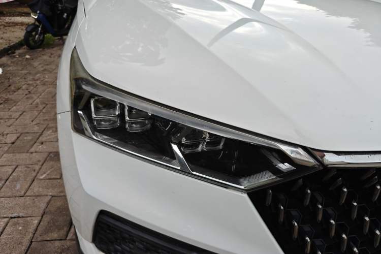 Used Bestune T77 2019 230 TID Automatic Luxury Version National V Right Front Headlight