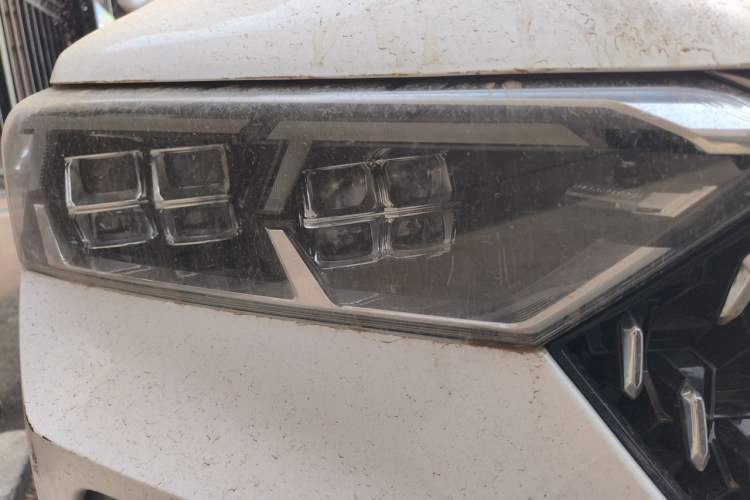 Used Bestune T77 2019 230 TID Automatic Prestige Version Rice Noodle Edition China VI Emission Standard Right Front Headlight