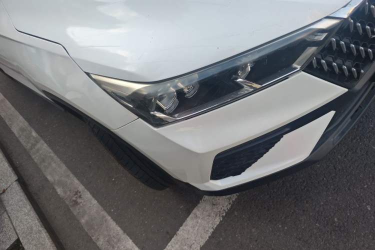 Used Bestune T77 2019 230 TID Automatic Luxury Version China VI Emission Standard Right Front Headlight