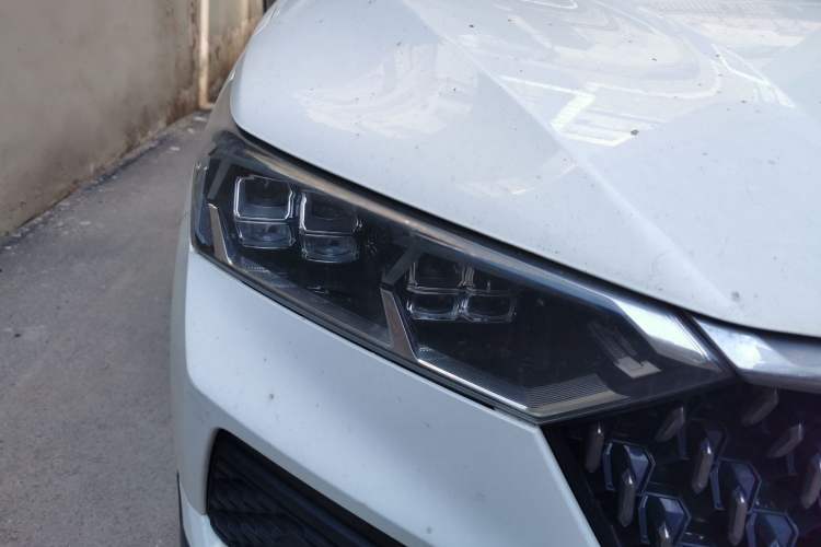 Used Bestune T77 2019 230 TID Automatic Luxury Version National V Right Front Headlight