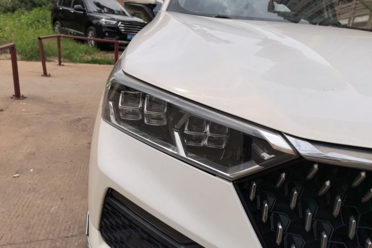 Used Bestune T77 2019 230 TID Automatic Luxury Version China VI Emission Standard Right Front Headlight