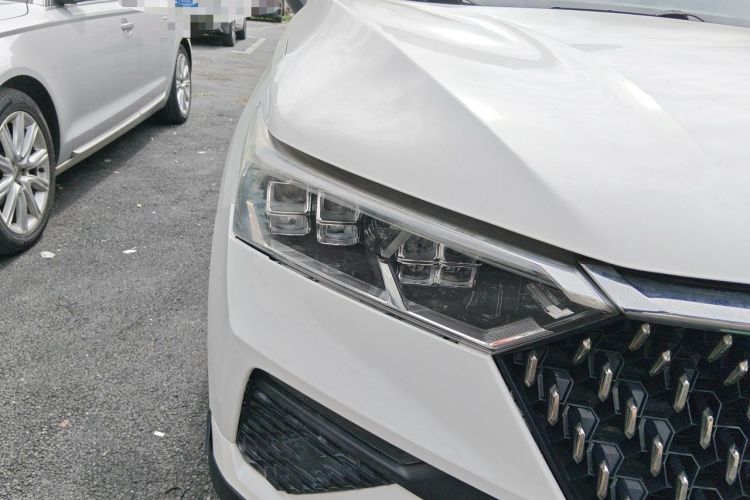 Used Bestune T77 2019 230 TID Automatic Luxury Version China VI Emission Standard Right Front Headlight