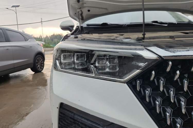 Used Bestune T77 2019 230 TID Automatic Luxury Version China VI Emission Standard Right Front Headlight