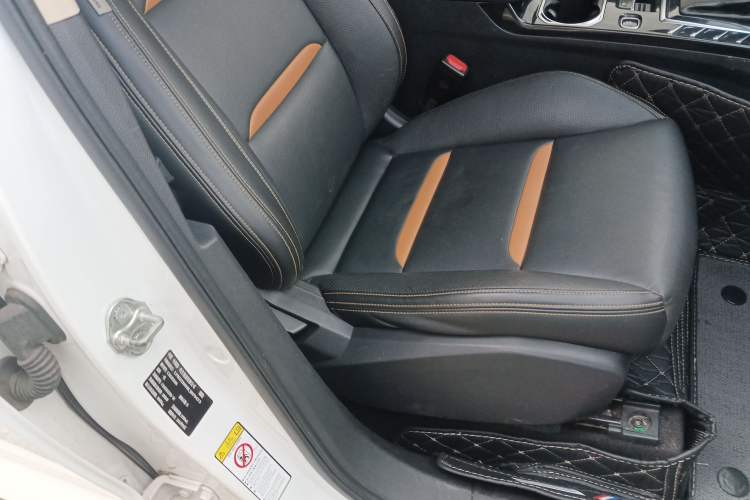 Used Bestune T77 2019 230 TID Automatic Luxury Version China VI Emission Standard Right Front Seat