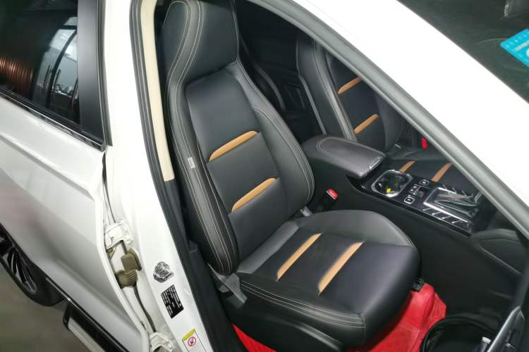 Used Bestune T77 2019 230 TID Automatic Luxury Version China VI Emission Standard Right Front Seat