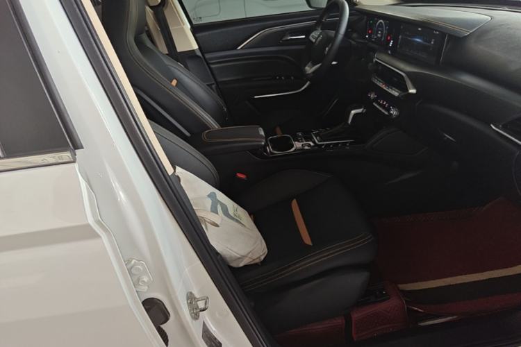 Used Bestune T77 2019 230 TID Automatic Luxury Version China VI Emission Standard Right Front Seat