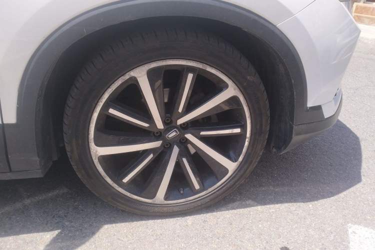 Used Bestune T77 2019 230 TID Automatic Prestige Version China V Emission Standard Right Front Wheel Hub